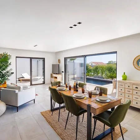 Villa Casa Christina Silver Coast - Luxury With Heated Pool *