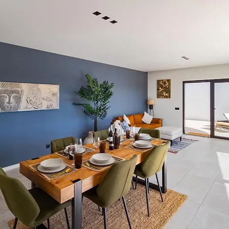 Villa Casa Christina Silver Coast - Luxury With Heated Pool *